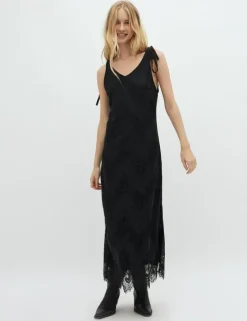 Benecia-M Dress - Zwart